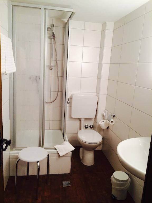 ホテル アイゼンクルーク ディンケルスビュール 部屋 写真